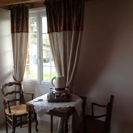 Pensión Le Saint Aubin- Maison D Hotes Dans Ce Monastere Du 16 Siecle