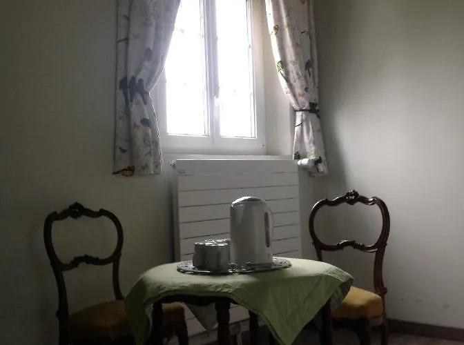 Guest house Le Saint Aubin- Maison D Hotes Dans Ce Monastere Du 16 Siecle 3*