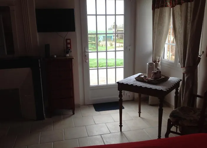 Guest house Le Saint Aubin- Maison D Hotes Dans Ce Monastere Du 16 Siecle 3*