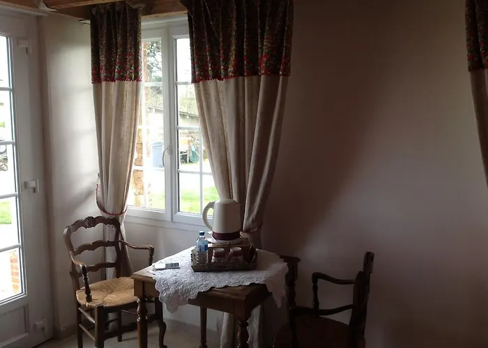Guest house Le Saint Aubin- Maison D Hotes Dans Ce Monastere Du 16 Siecle