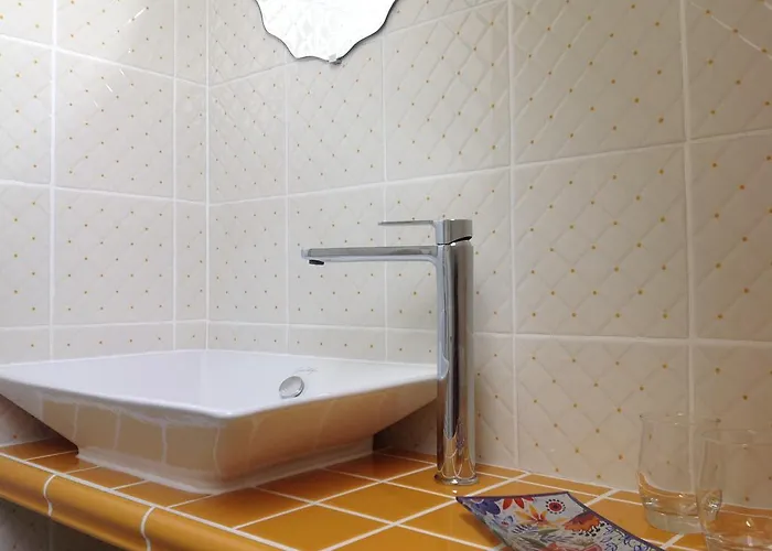 Guest house Le Saint Aubin- Maison D Hotes Dans Ce Monastere Du 16 Siecle Amfreville-la-Campagne