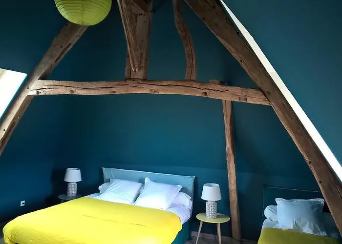 Guest house Le Saint Aubin- Maison D Hotes Dans Ce Monastere Du 16 Siecle 3*