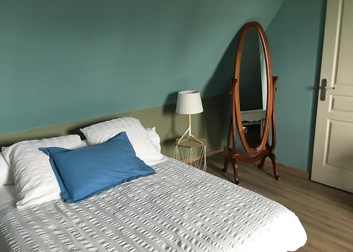 Le Saint Aubin- Maison D Hotes Dans Ce Monastere Du 16 Siecle Guest house