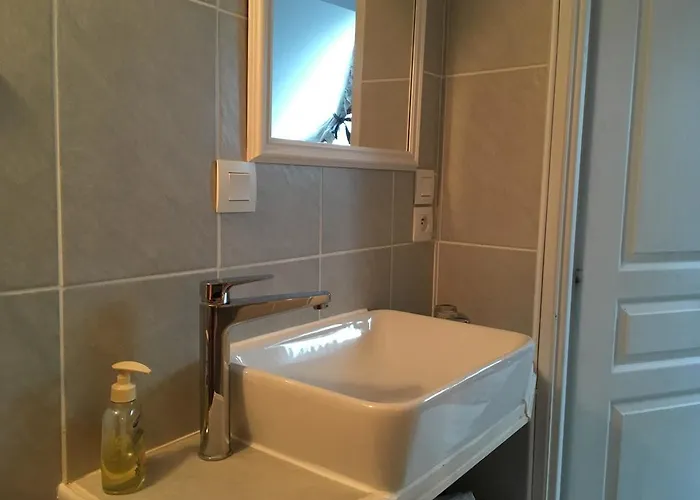 Le Saint Aubin- Maison D Hotes Dans Ce Monastere Du 16 Siecle